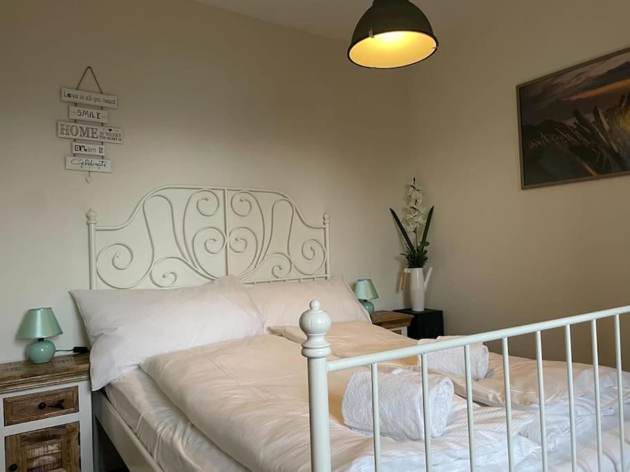 Beautiful Flat With Nice Lake And Mountain Views Weggis Extérieur photo